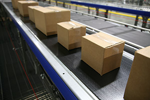 Belt conveyor in a ecommerce fulfillment center